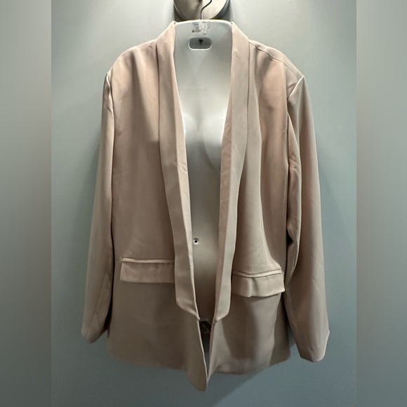 Women's Cream Shawl Collar Blazer - Picture 4 of 15